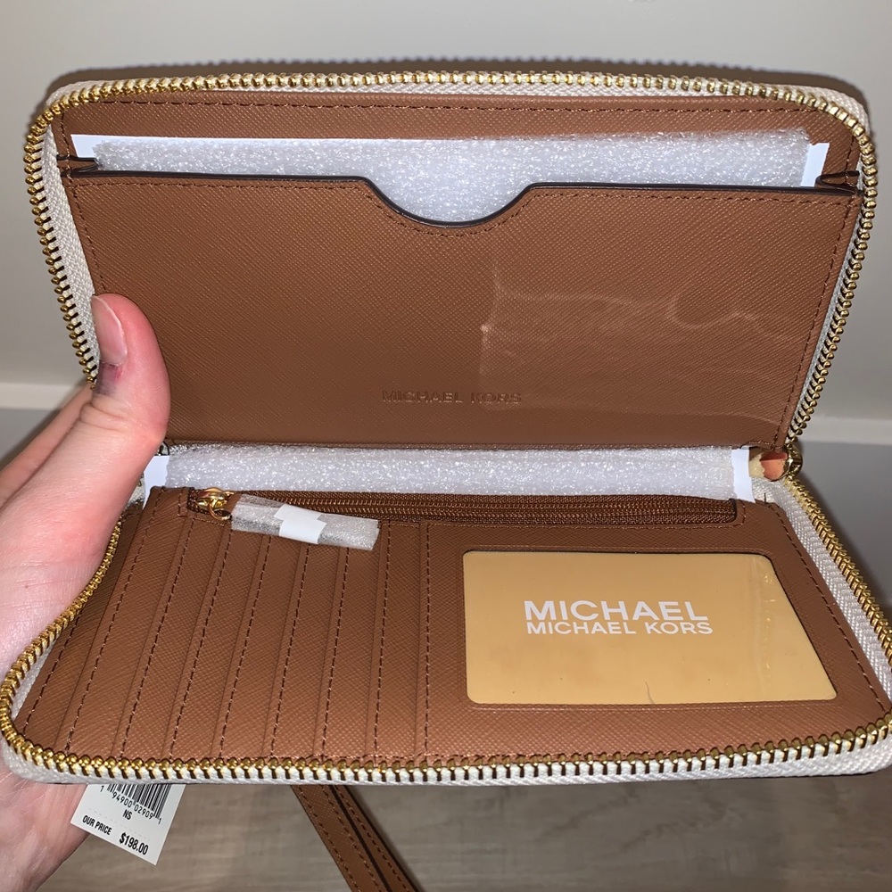Michael Kors Wristlet / Wallet - Picture 3 of 5